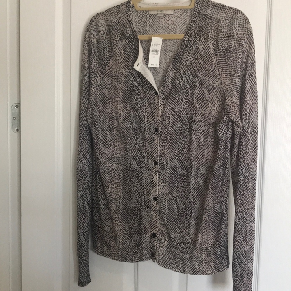 Beautiful cardigan really lightweight soft
